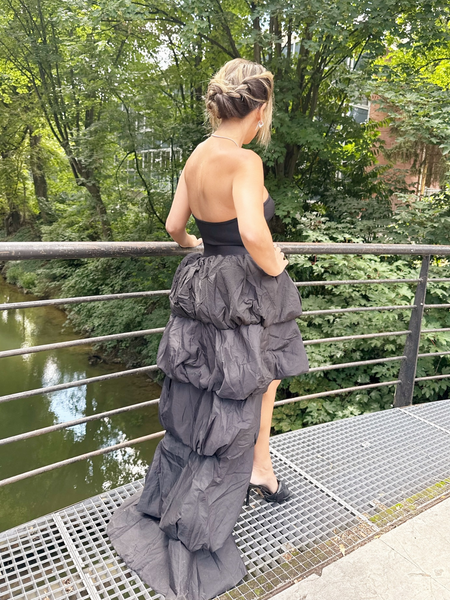 Robe bustier à traîne