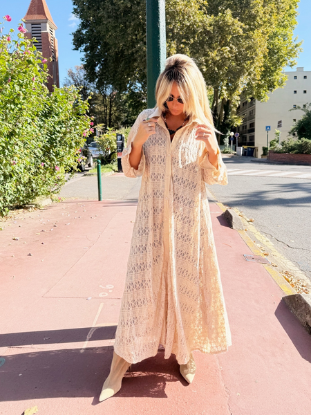 Robe longue en dentelle