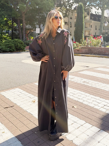 Robe à manches bouffantes