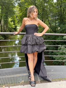 Robe bustier à traîne