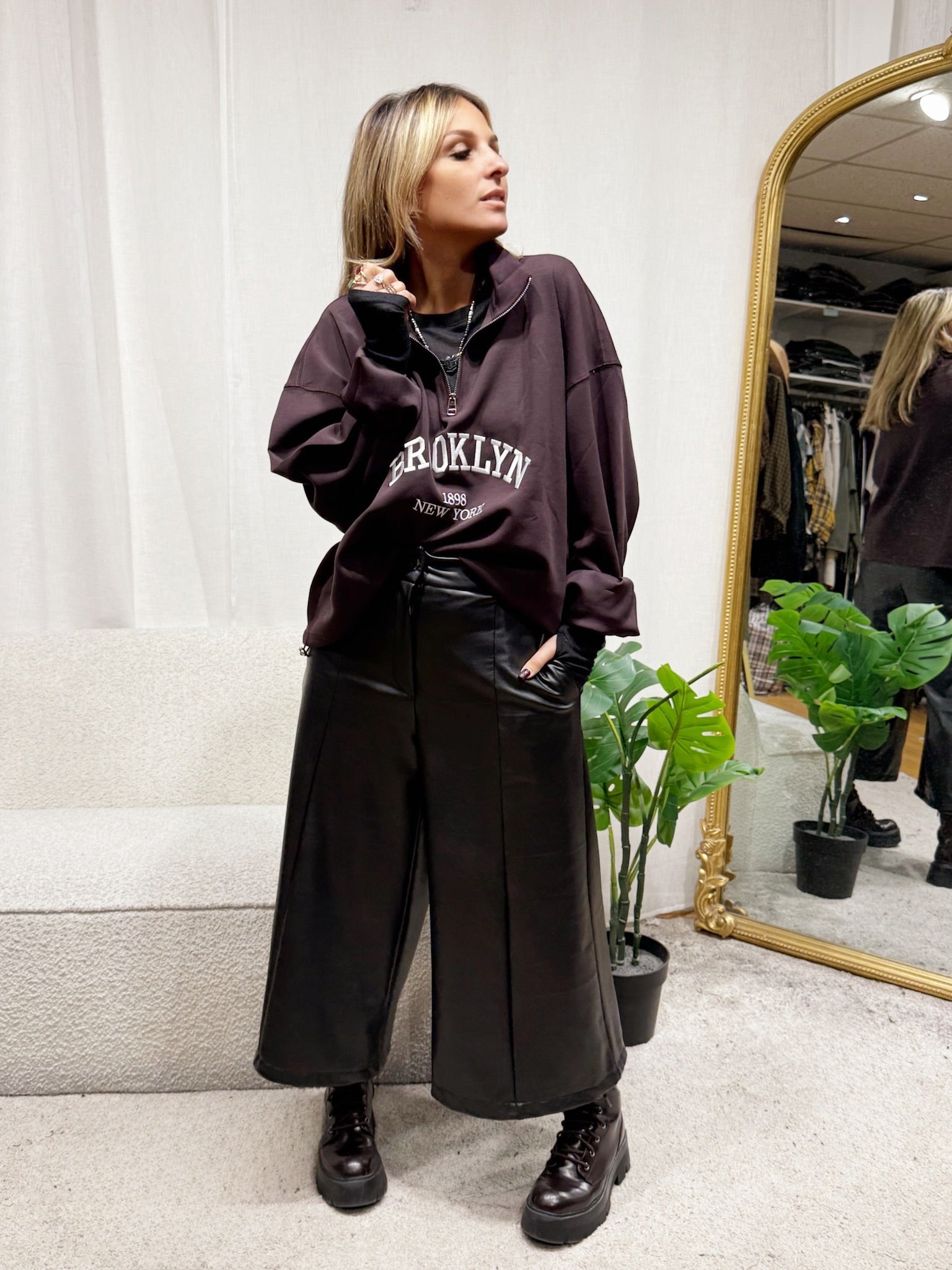 Pantacourt en cuir by Lisa