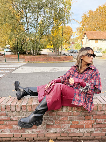 Pantacourt en cuir by Lisa