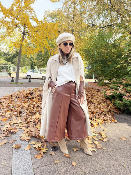 Pantacourt en cuir by Lisa