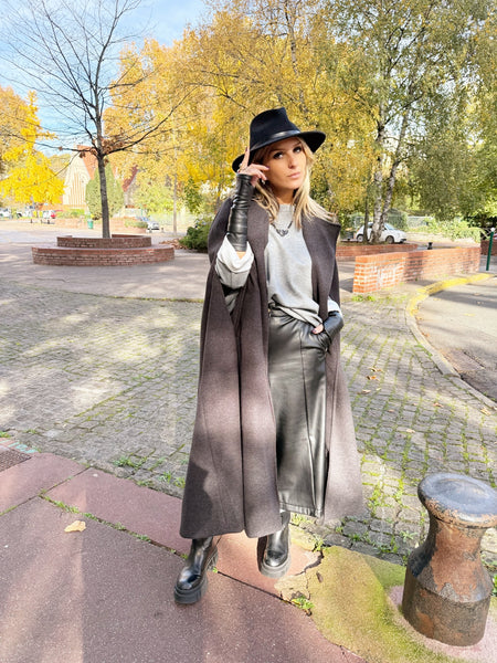 Pantacourt en cuir by Lisa