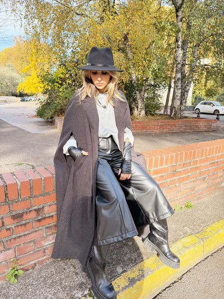 Pantacourt en cuir by Lisa