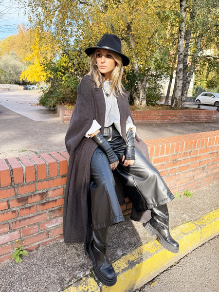 Pantacourt en cuir by Lisa